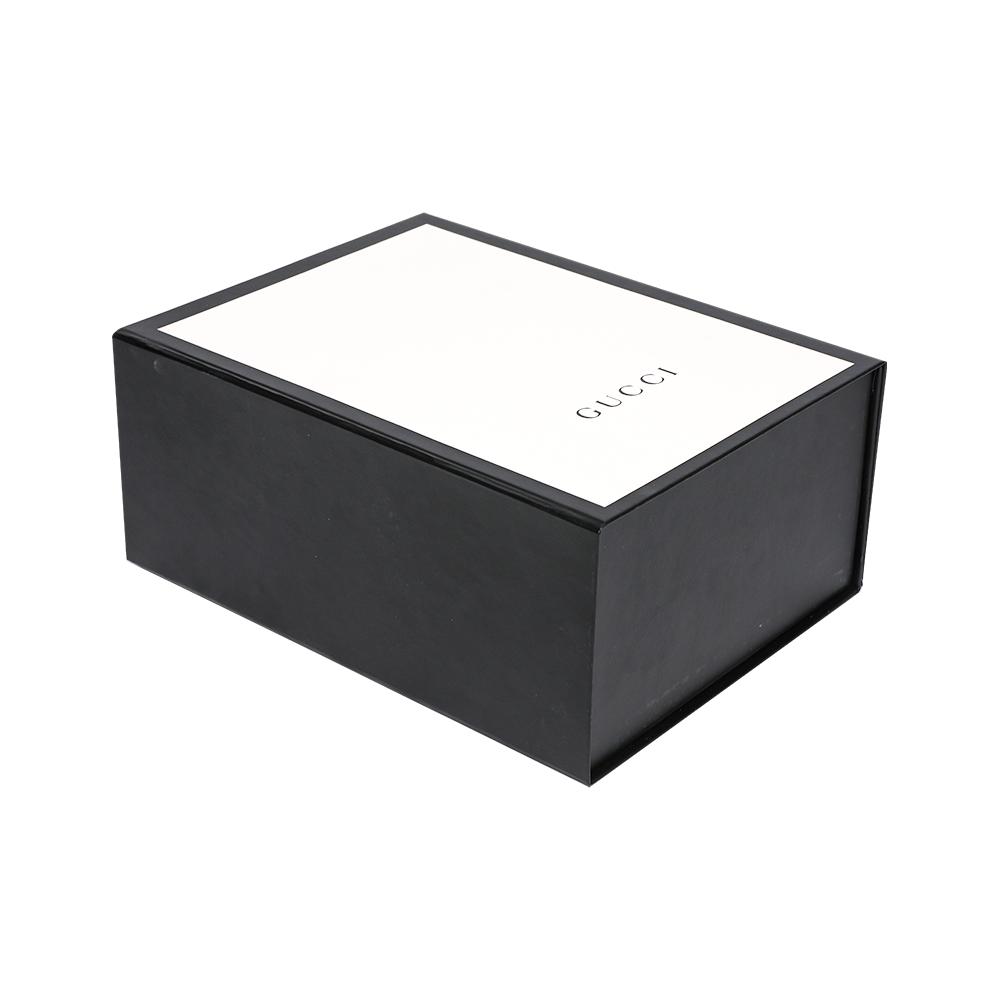 Simple black and white luxury clothing brand box it can hold gifts such as handkerchiefs scarves clothing souvenirs cosmetics perfumes and watches