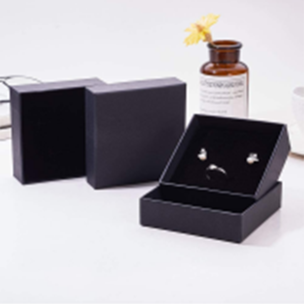 Small gift boxes for jewelry with lid and velvet insert for jewelry bracelets keychains 